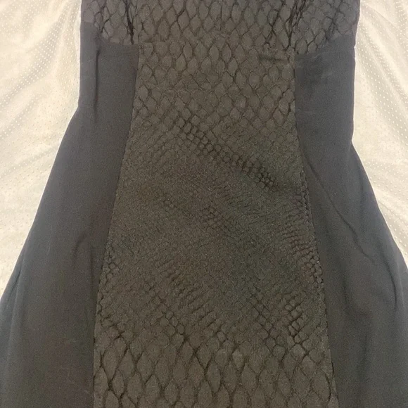 Little black dress - Picture 3 of 9